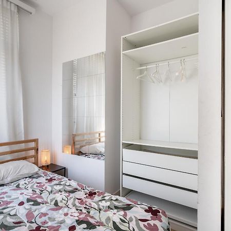 Light Modern Apartment In The Heart Of Anvers Extérieur photo