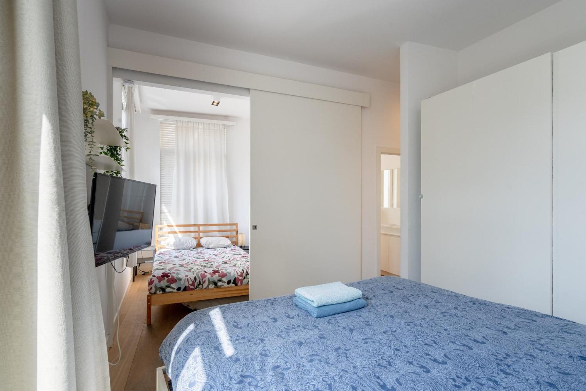 Light Modern Apartment In The Heart Of Anvers Extérieur photo